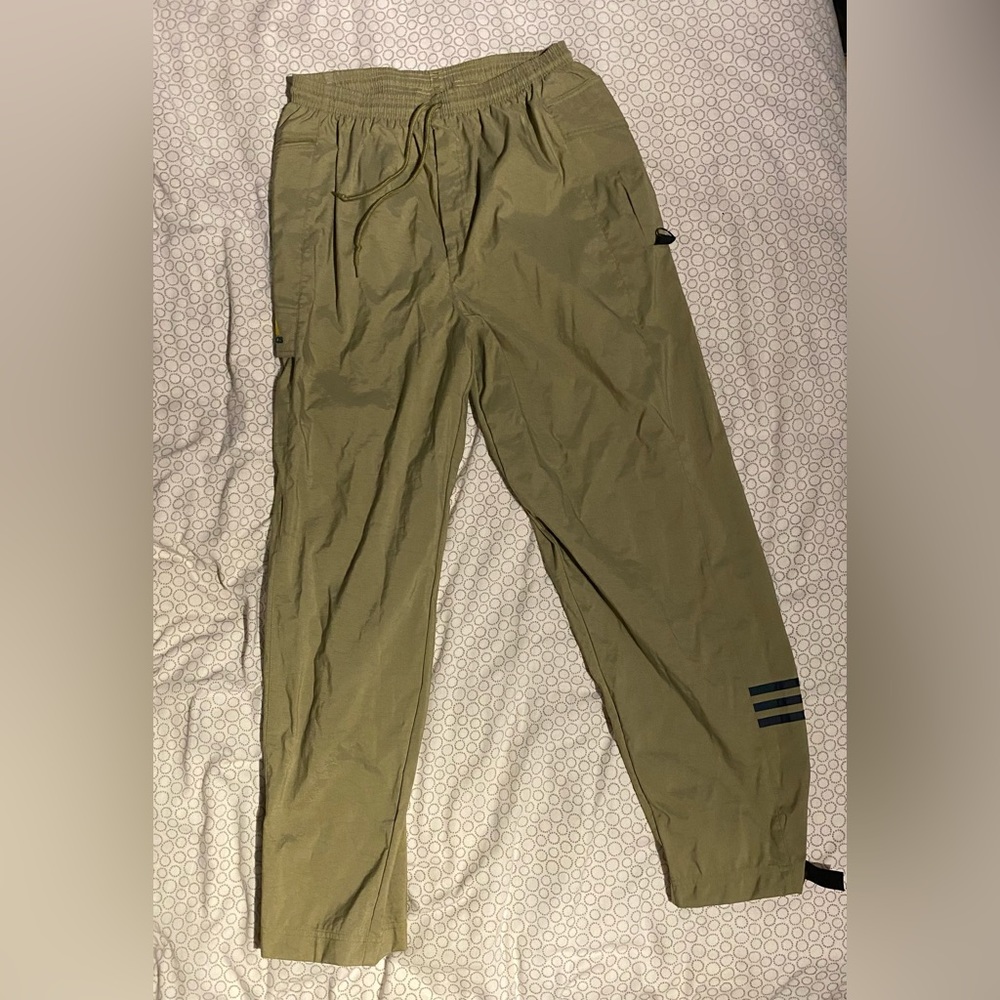 Adidas cargo - Picture 2 of 4